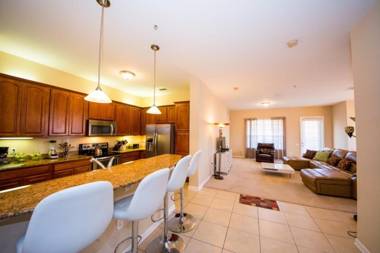 Lui's Vista Cay Condo