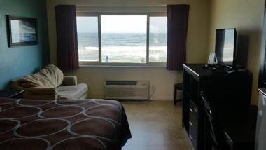 Driftwood Beach Motel