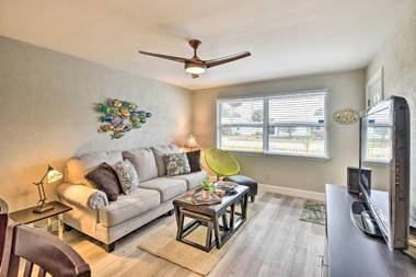 Colorful Pet-Friendly Home Near Ormond Beach