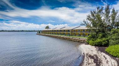 Palm Beach Waterfront Condos - Full Kitchens!