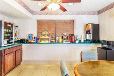 Days Inn by Wyndham Panama City/Callaway