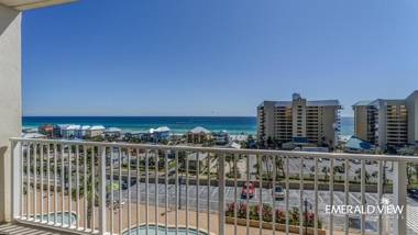 Laketown Wharf Resort by Emerald View Resorts