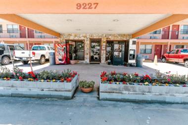 Summer Breeze Motel