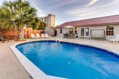 Gulf View Home - Private Pool and Hot Tub!