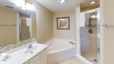 Brightly Furnished Beachfront Condo - 7th Floor Gulf View!