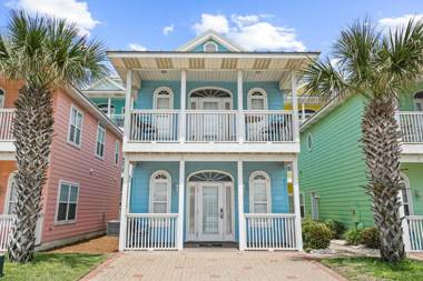 Summer Towne by Panhandle Getaways