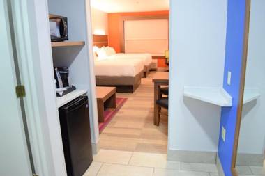 Holiday Inn Express & Suites Pensacola West I-10 an IHG Hotel