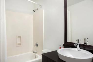 Super 8 by Wyndham Pensacola