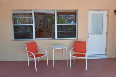 Aloha Condominium - On the Intracoastal - Walk to the Beach