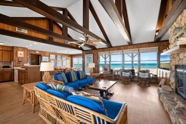 Ocean's Edge 4 Bedrooms Sleeps 8 Ocean Front Pet Friendly