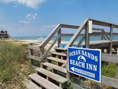Ocean Sands Beach Inn & SPA #1 Oceanview Rooms plus a 1 Acre Private Beach -Ultra Sparkling - Breakfast eggs and waffles plus meats - Saltwater-Mineral Pool open until 4AM Fresh Baked Cookies and Popcorn - Book a OCEANVIEW - Free Beach Bike Rentals