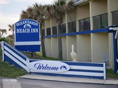 Ocean Sands Beach Inn & SPA #1 Oceanview Rooms plus a 1 Acre Private Beach -Ultra Sparkling - Breakfast eggs and waffles plus meats - Saltwater-Mineral Pool open until 4AM Fresh Baked Cookies and Popcorn - Book a OCEANVIEW - Free Beach Bike Rentals