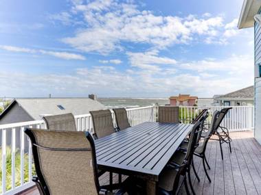 Serenity Now 4 Bedrooms Ocean View Pet Friendly Sleeps 10 WiFi