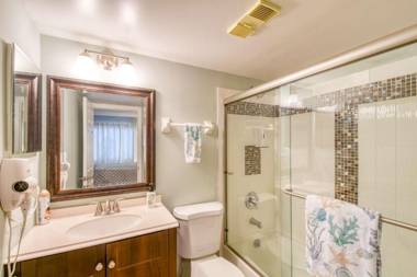 Ocean and Racquet #3116