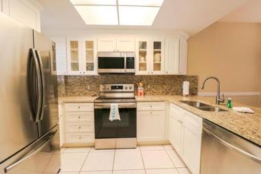 Ocean Village Club Q16