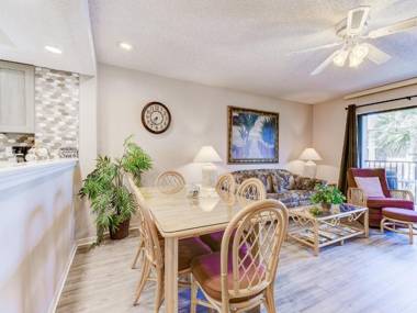 Ocean Villas 107 3 Bedrooms Pool Views Wi-Fi HDTV Sleeps 8