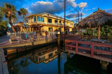 Bayview Plaza Waterfront Resort