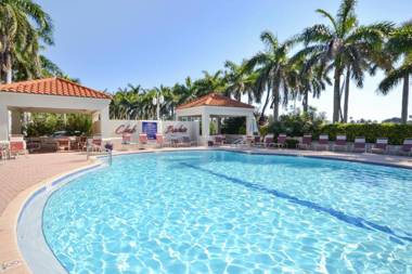 Bahia Vista 17-881 2 Bedroom Sleeps 6 Near Beach WiFi Heated Pool Spa