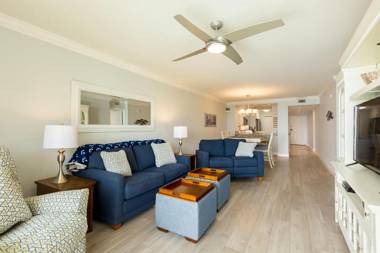 Bahia Vista 11-337 2 Bedrooms Views Heated Pool Sleeps 6
