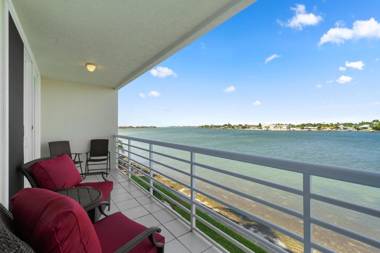 Bahia Vista 14-361 Isla Del Sol 2 BR Heated Pool Spa Near Beach WiFi
