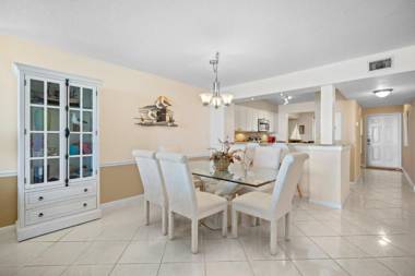 Bahia Vista 14-361 Isla Del Sol 2 BR Heated Pool Spa Near Beach WiFi