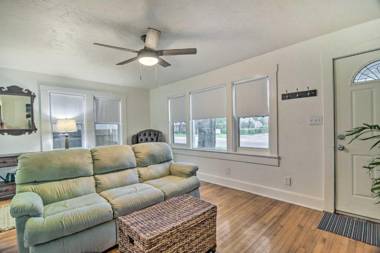 Pet-Friendly St Pete Home Less Than 4 Mi to Beach!