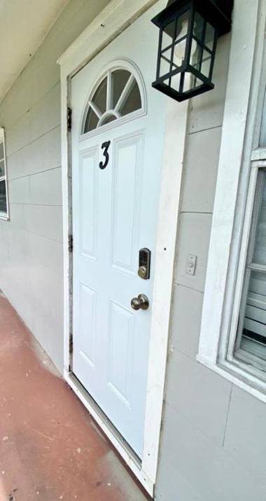 Lovely vacation home 1 block from beach & downtown Gulfport