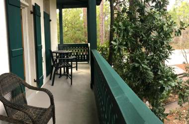 Hibiscus Coffee & Guesthouse