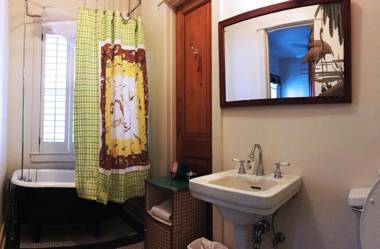 Hibiscus Coffee & Guesthouse