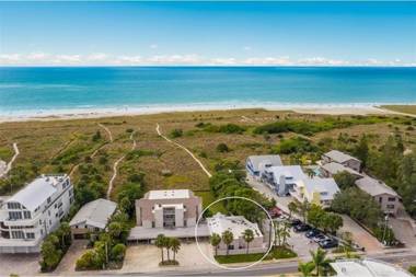 NEW Location Location Location! On the BEACH Walk to VILLAGE