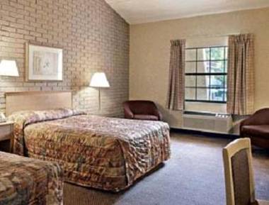 La Casa Inn and Suites