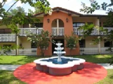 La Casa Inn and Suites