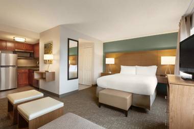 Staybridge Suites Tampa East- Brandon an IHG Hotel