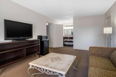 Econo Lodge at Raymond James Stadium