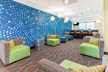 La Quinta Inn & Suites by Wyndham Tampa North