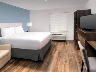 WoodSpring Suites Tampa - USF - Near Busch Gardens
