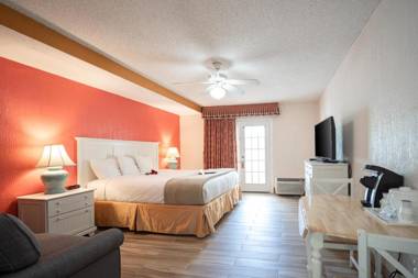 Island Sun Inn & Suites - Venice Florida Historic Downtown & Beach Getaway