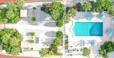 Island Sun Inn & Suites - Venice Florida Historic Downtown & Beach Getaway
