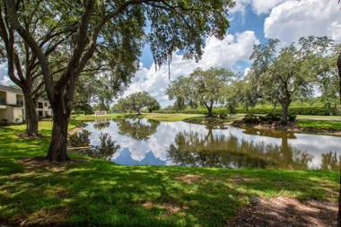 Golf and Tennis Community Studio - Peaceful Pond Paradise - Pet friendly