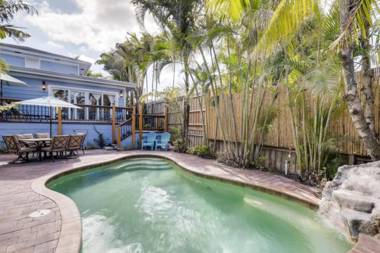 The Periwinkle House - 4bd-2ba - Sleep 10