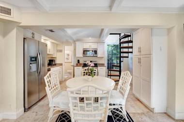 The Blue Pearl 2bd 2ba Private Pool and Garden