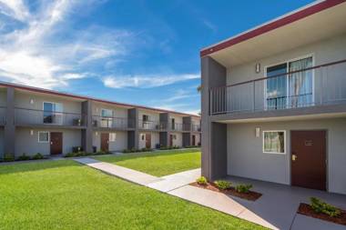 Red Roof Inn & Suites Wildwood FL