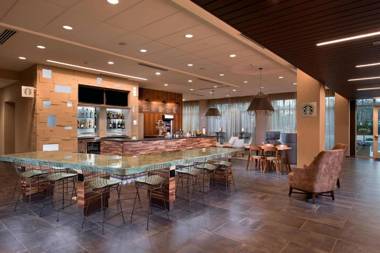 Courtyard by Marriott Atlanta Alpharetta/Avalon Area