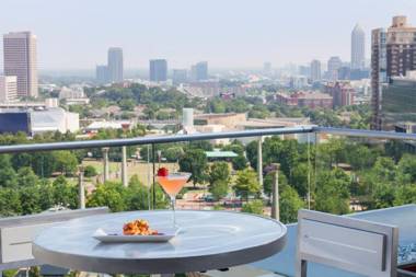 Glenn Hotel Autograph Collection