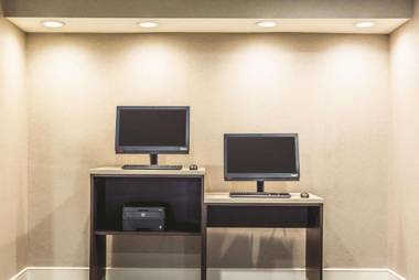 La Quinta by Wyndham Atlanta Perimeter Medical