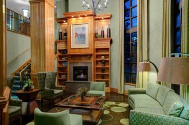 Holiday Inn Express Hotel & Suites Atlanta Buckhead an IHG Hotel