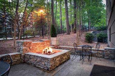 Holiday Inn Express Hotel & Suites Atlanta Buckhead an IHG Hotel