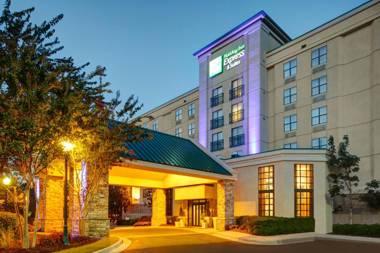 Holiday Inn Express Hotel & Suites Atlanta Buckhead an IHG Hotel