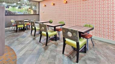 Holiday Inn Express Atlanta NW - Galleria Area an IHG Hotel