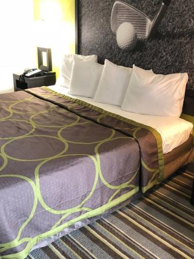 Super 8 by Wyndham Augusta